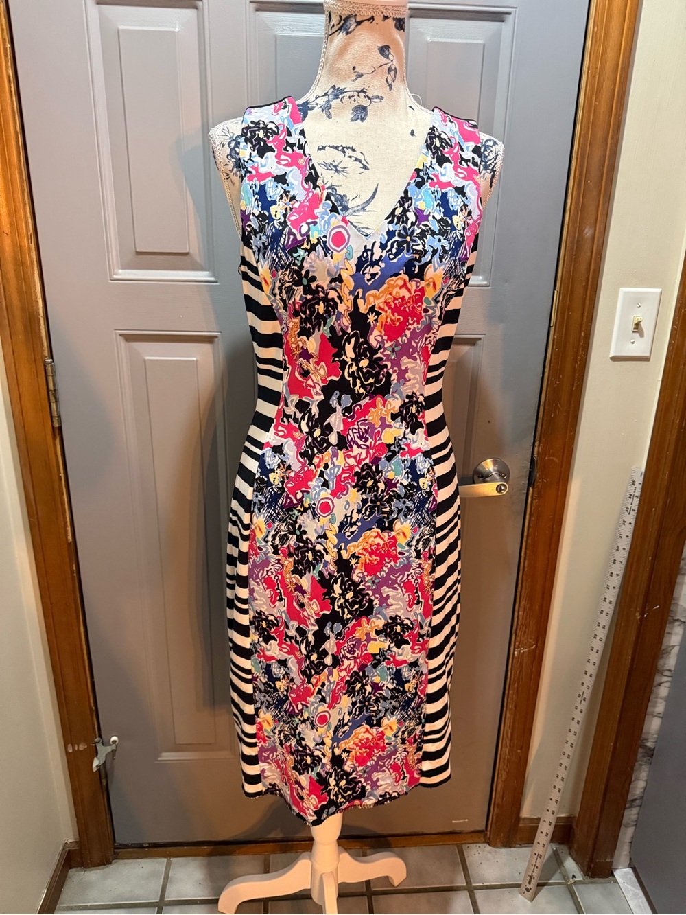 Nichole miller- black white stripe vibrant floral tropical  dress (small)